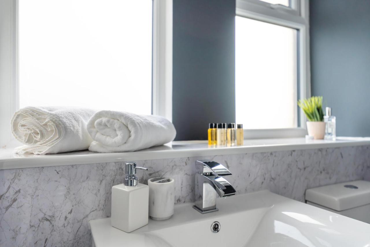 Contractor Accommodation Near Heathrow, Windsor Minutes From M4 Slough Zewnętrze zdjęcie